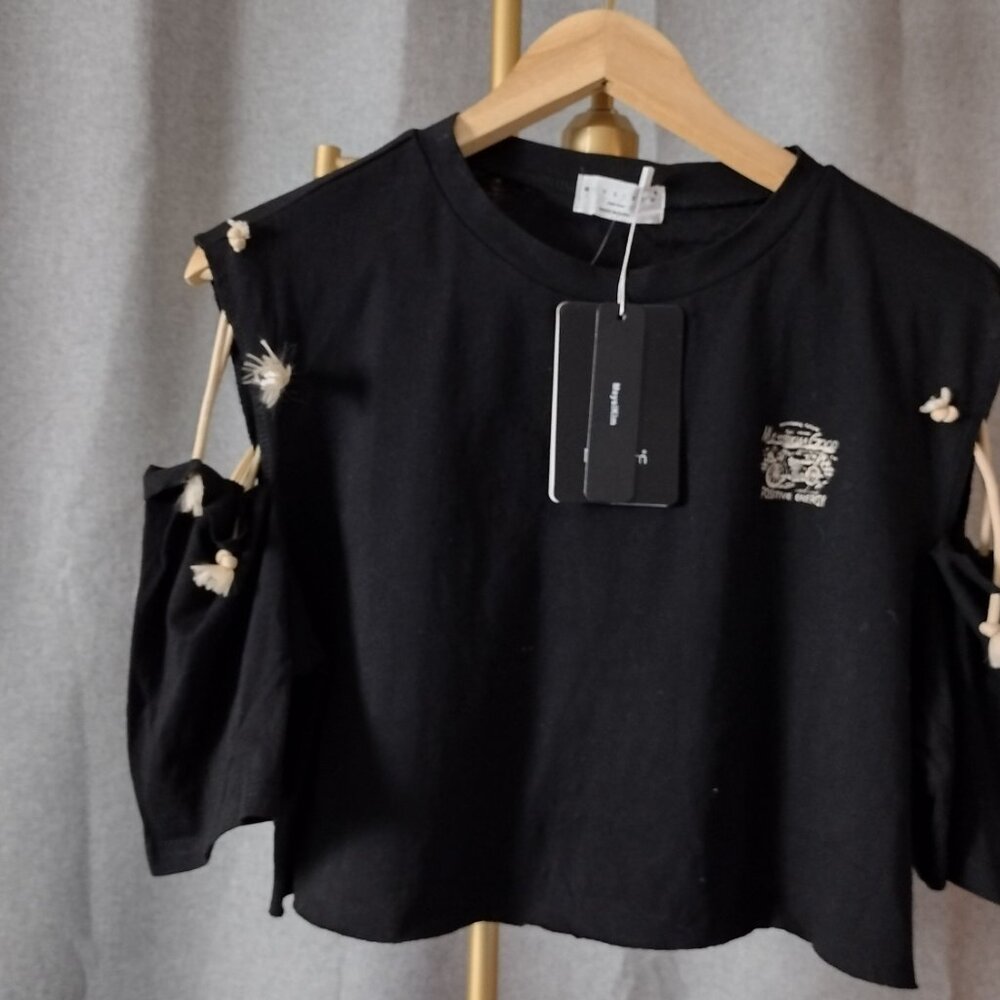 MeysiKim Cold Shoulder Graphic Tee  Black /One Size /Y2K - Picture 4 of 7